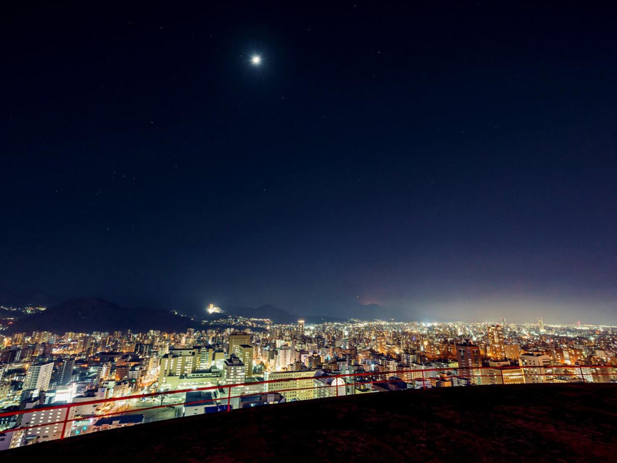 Sapporo Prince Hotel Zewnętrze zdjęcie View of Athens at night